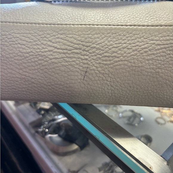 Coach - Picture 3 of 5